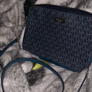 2019 Micheal Kors crossbody